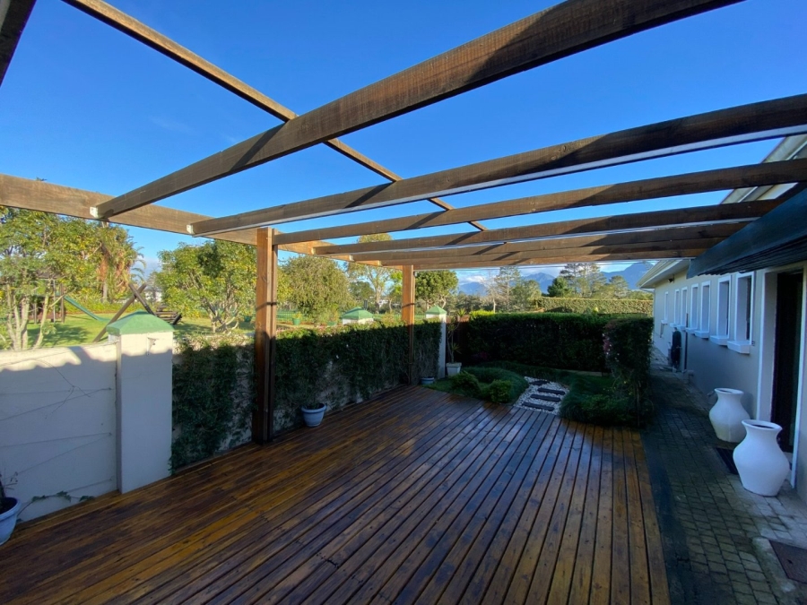 5 Bedroom Property for Sale in Highlands Western Cape